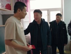 <b>代表集团党委向他们致以新春祝福</b>