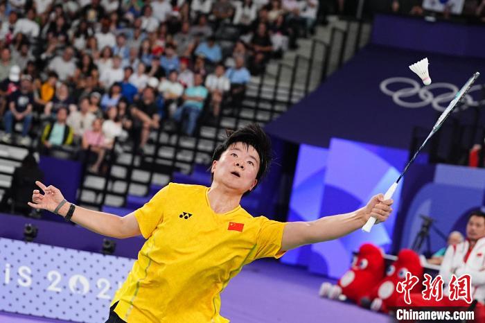 巴黎奥运羽毛球收官:何冰娇女单摘银,安赛龙