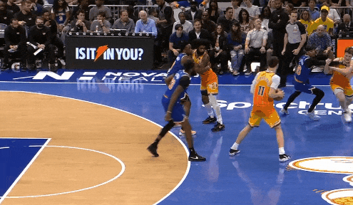 克努佩尔创NBA单季三分球纪录 追平库里产量却面