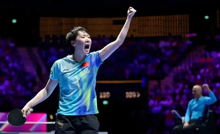 王曼昱逆转击败日本削球手 比赛触发罕见轮换发